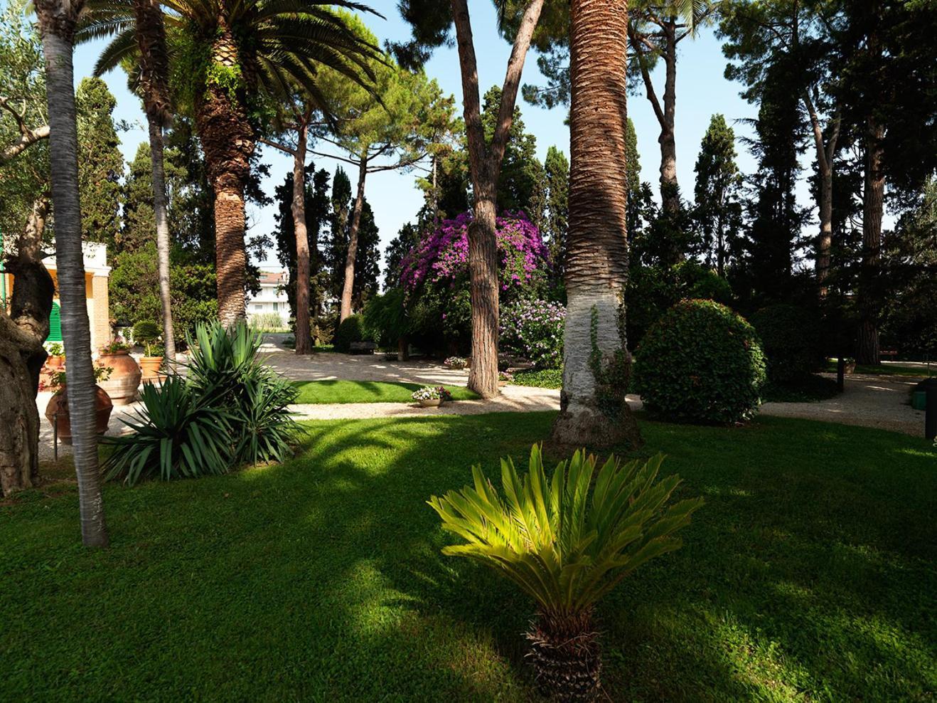 Villa Rosella Resort Roseto Degli Abruzzi Exterior foto