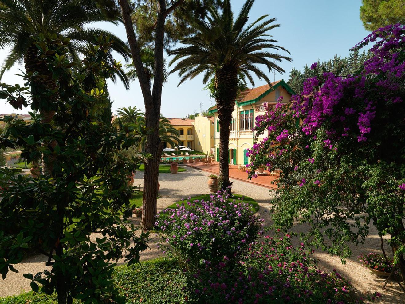 Villa Rosella Resort Roseto Degli Abruzzi Exterior foto
