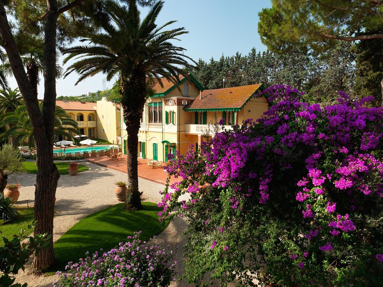 Villa Rosella Resort Roseto Degli Abruzzi Exterior foto