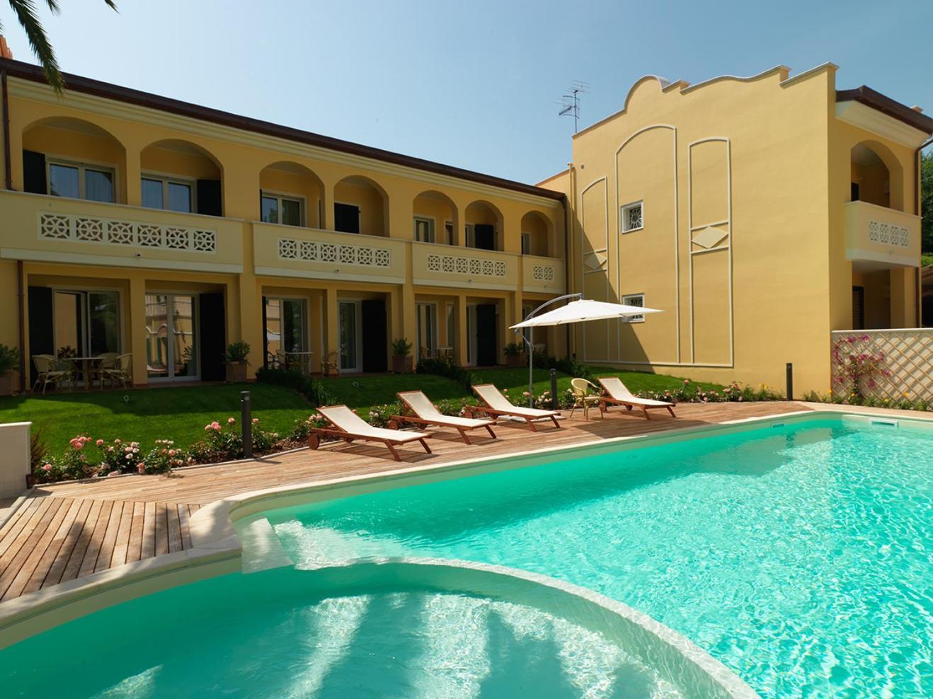 Villa Rosella Resort Roseto Degli Abruzzi Exterior foto