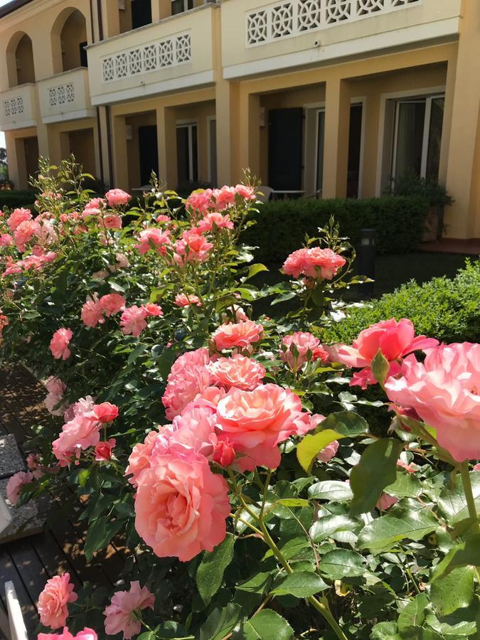 Villa Rosella Resort Roseto Degli Abruzzi Exterior foto