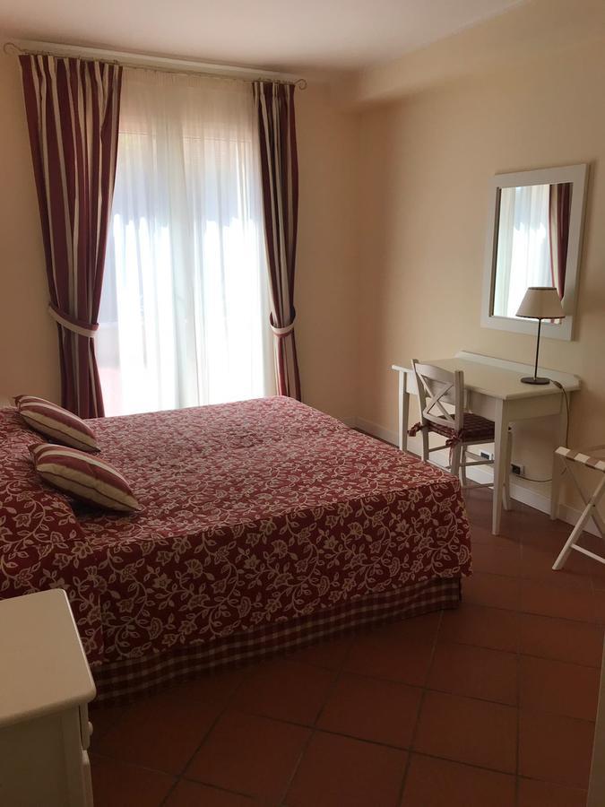 Villa Rosella Resort Roseto Degli Abruzzi Exterior foto